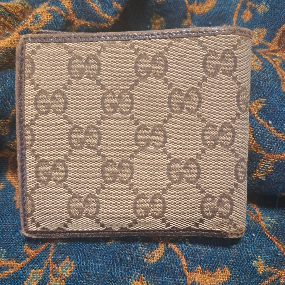 Gucci Beige and Brown Monogram Wallet Card Holder - Picture 4 of 17